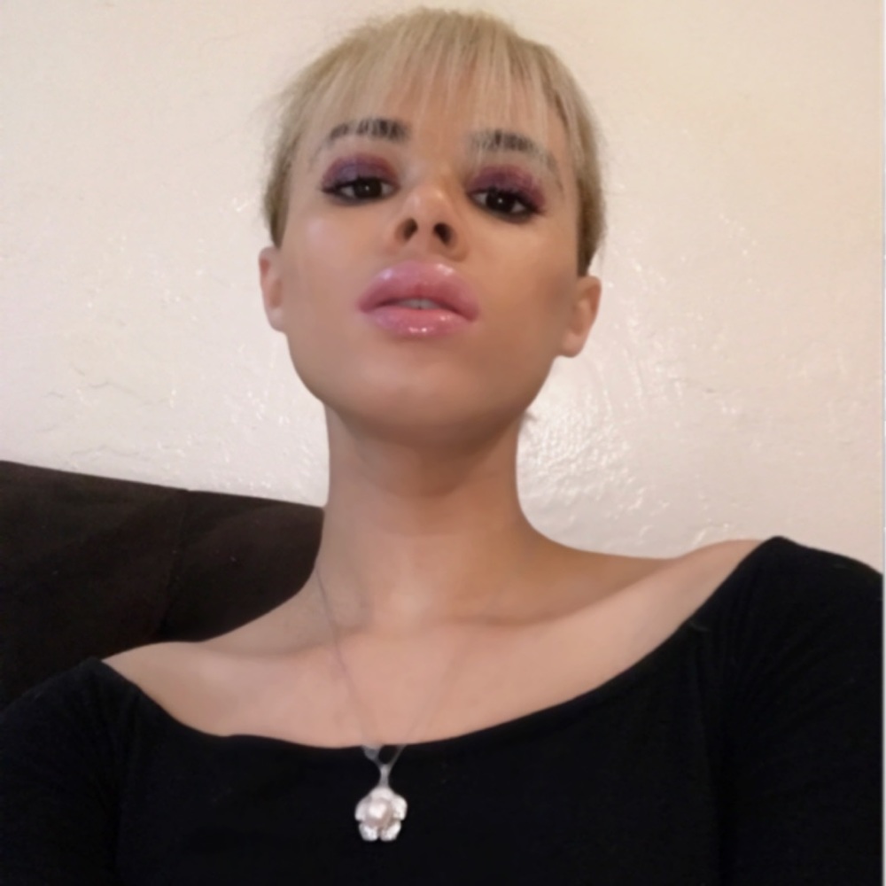 Meet your Posher, Bella